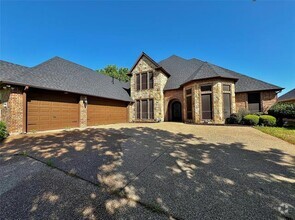 Building Photo - 853 Thomas Crossing Dr