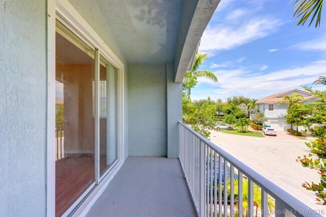 Building Photo - 3061 Laurel Ridge Cir
