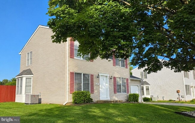 Building Photo - 23 Lordship Ln