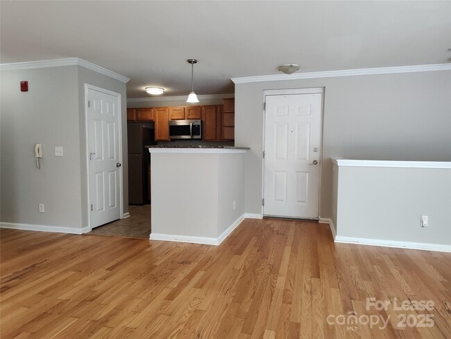 Building Photo - 552 Donatello Avenue