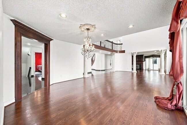 Building Photo - 6122 Trailwood Ln