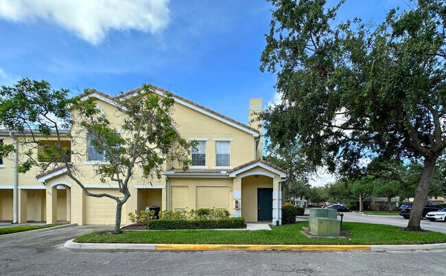 Building Photo - 124 SW Peacock Blvd