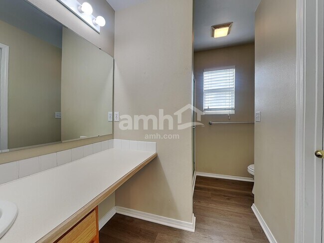 Building Photo - 1364 N El Camino Ave