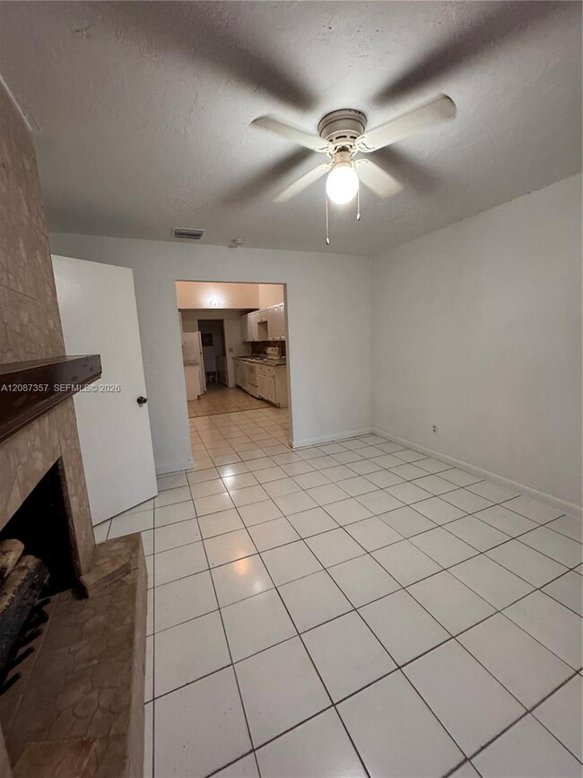 Building Photo - 3625 SW 70th Ave