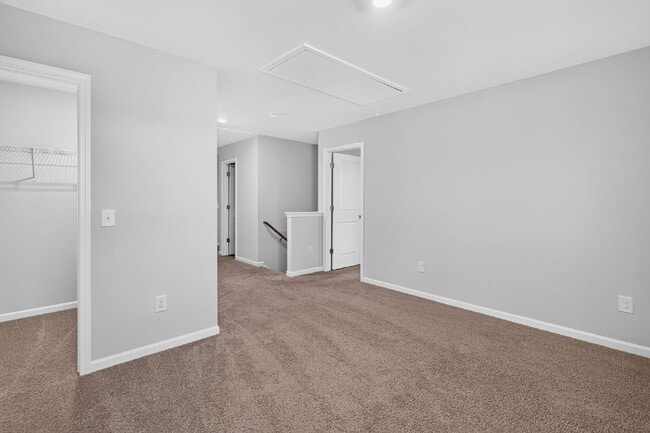 Building Photo - Experience Spacious Comfort: 3-Bedroom Home with 2.5 Baths.