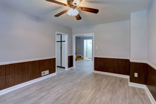 Building Photo - 3 Bedroom 2 Full Bath Row Home Minutes from Morgan State