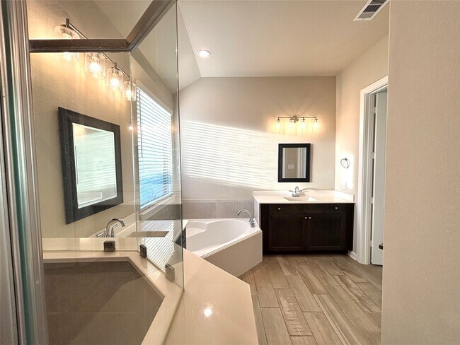 Building Photo - 5806 Pecos Ct