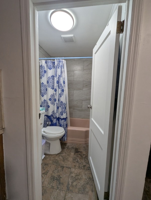 Building Photo - 217 John St