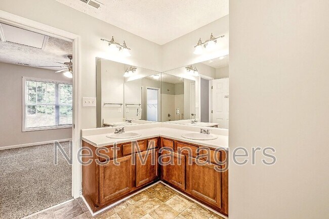 Building Photo - 519 Abbottswood Dr