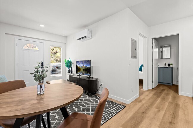 Building Photo - 838 Hilgard Ave