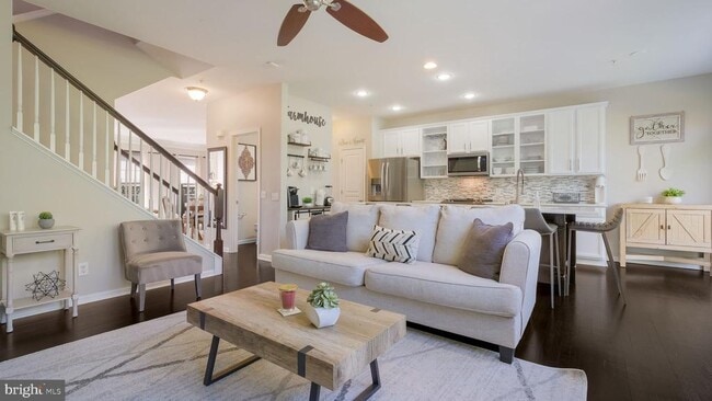 Building Photo - 303 Hilltop Ct