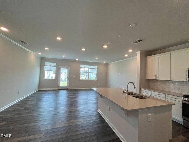 Building Photo - 5047 Tura St