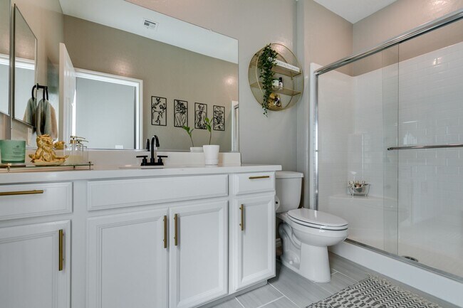 Building Photo - Gated, 4bed + loft with Bedroom and Full bathroom downstairs. Skye Canyon