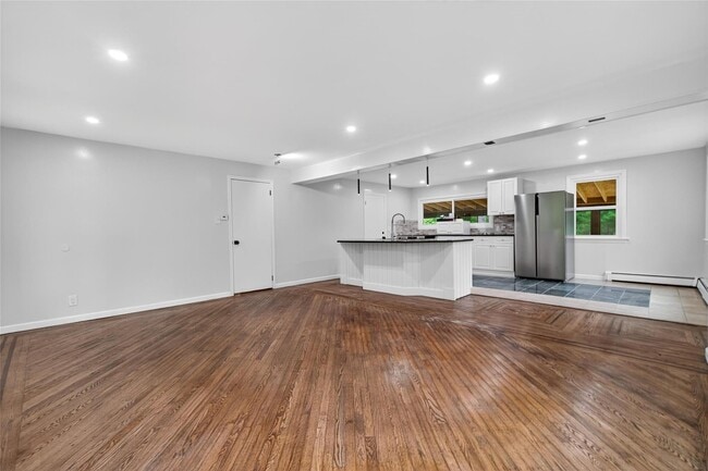 Building Photo - 52 Luxton Lake Rd