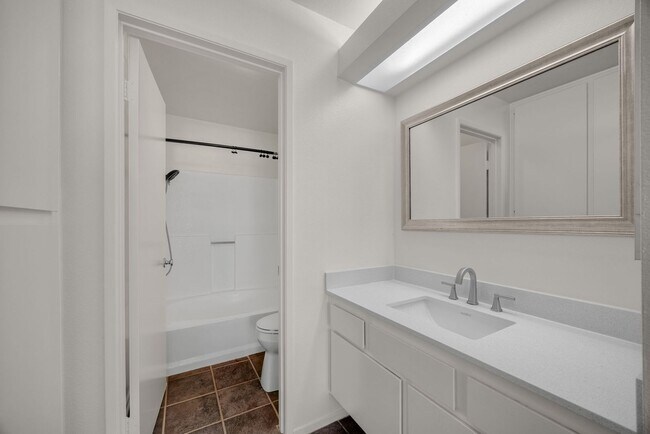 Building Photo - 16540 Graystone Dr. #126