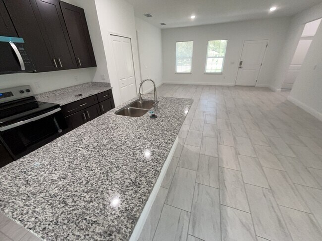 Building Photo - 298 W Bolero Pl