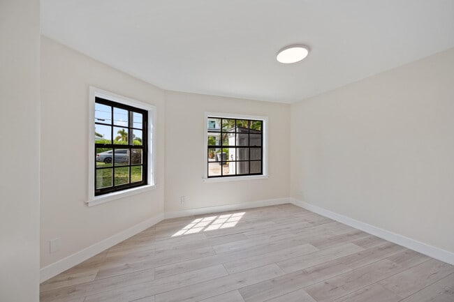 Building Photo - 816 Chukker Rd