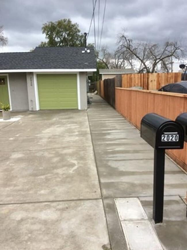 Building Photo - 2 bed/2 bath charming ADU for Rent in Concord