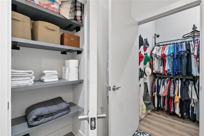 Building Photo - 112 Rogers St NE