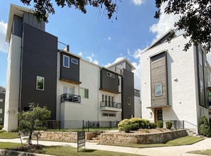 Building Photo - 2832 Wingate St