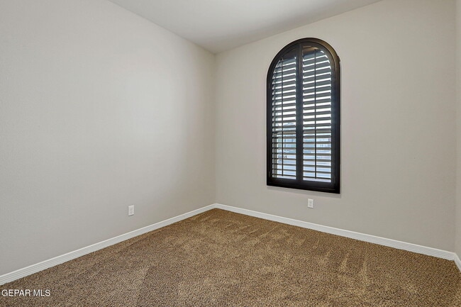 Building Photo - 13752 Newton Ct