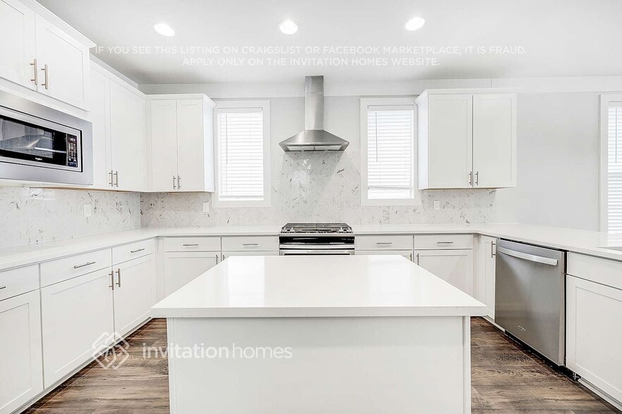 Building Photo - 244 Founders Ln