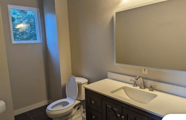 Building Photo - 7501 Shadowridge Run