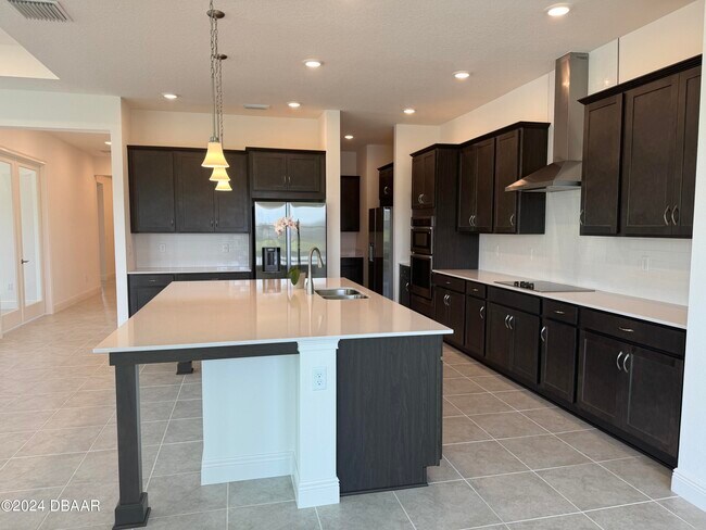 Building Photo - 2005 Divot Dr