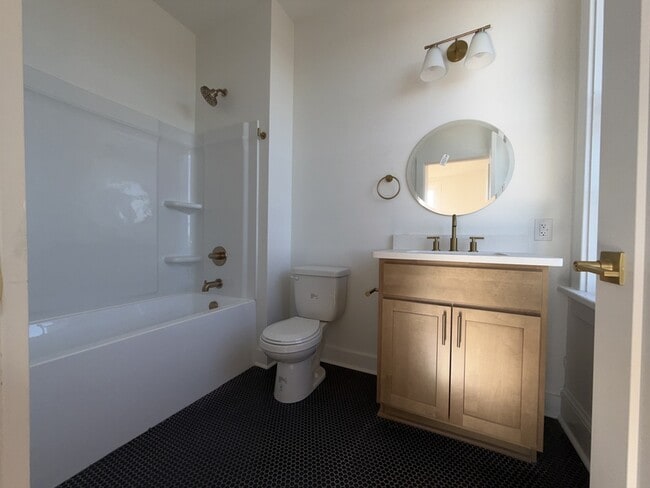 Building Photo - 901 Fifth Street - 301