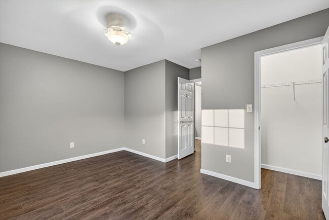 Building Photo - Charming 4-Bedroom Home in Springhurst Com...