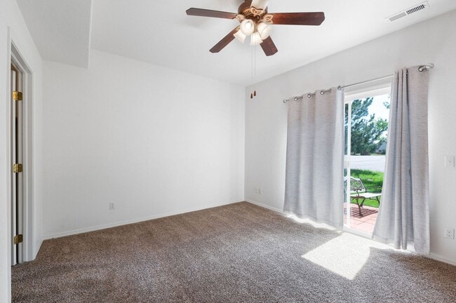 Building Photo - Relaxing townhome in Monument Villas