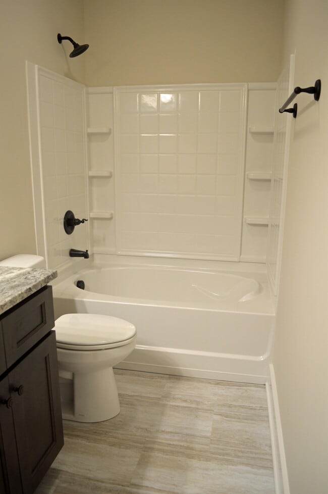 Building Photo - 803 Coles Ferry Pike