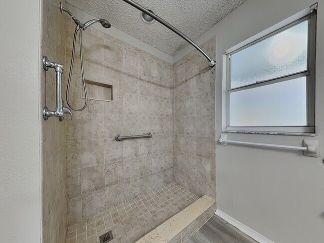 Building Photo - 8904 Bridgeford Oaks Dr