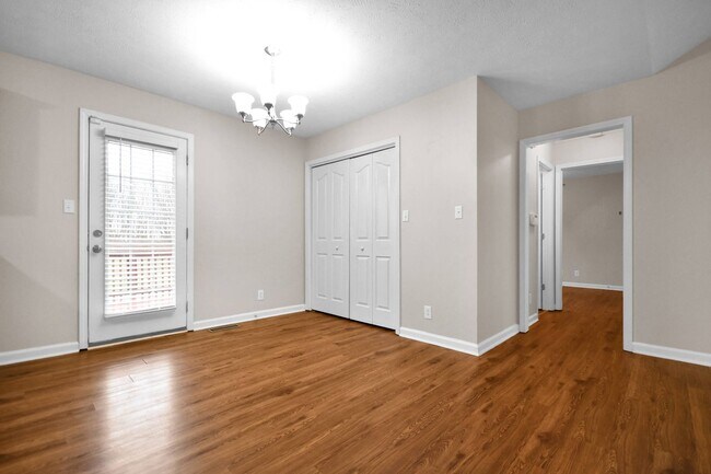 Building Photo - Pet Friendly Three Bedroom with Bonus!