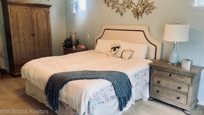 Building Photo - 661 Telya Ridge