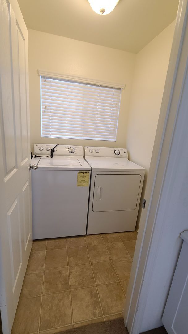 Building Photo - Lovely 3 bedroom 2 bath home in Ka Makana ...
