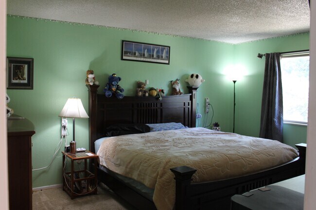 Building Photo - 7155 Delmonico Dr