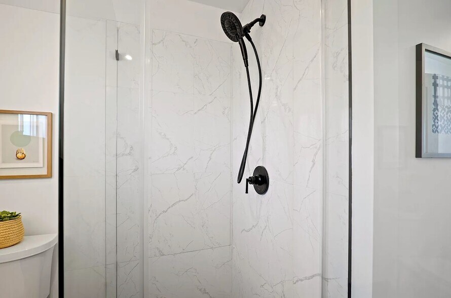 Building Photo - 3332 Madera Ave