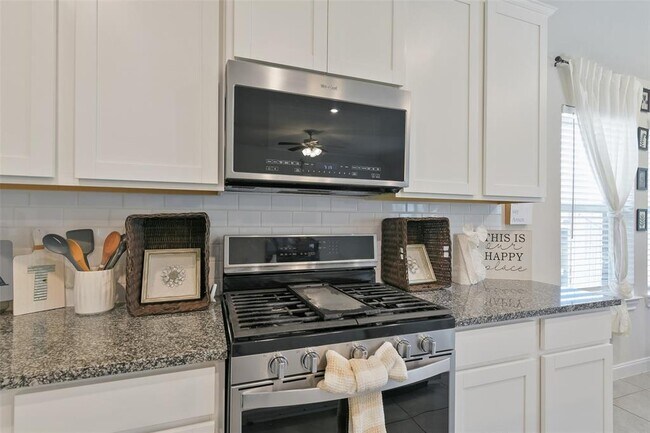 Building Photo - 8902 Jasper Lake Dr