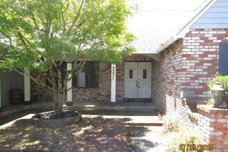 Building Photo - Beautiful Single Story Home in Great Santa...
