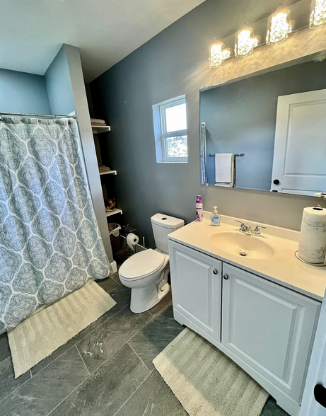New updated Bathroom - 1115 Margray St