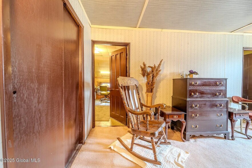 Building Photo - 2 Front St