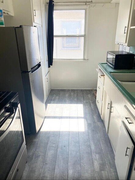 Building Photo - 11021 Culver Blvd