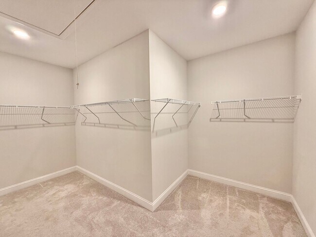 Building Photo - Remodeled 4BD, 3BA Wake Forest Home with L...