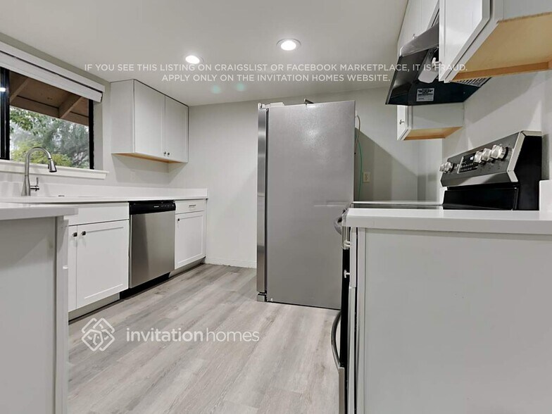 Building Photo - 6033 54th Ct SE