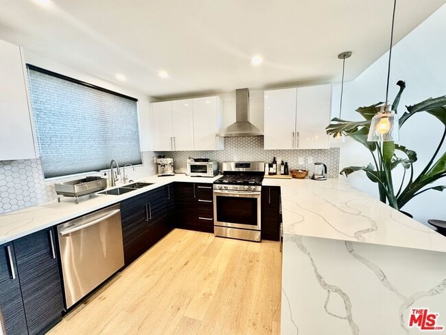 Building Photo - 2406 Glendale Ct