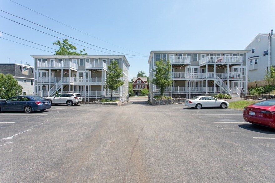 Building Photo - 383 Hyde Park Ave