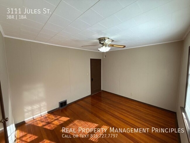Building Photo - 3111 Jules St