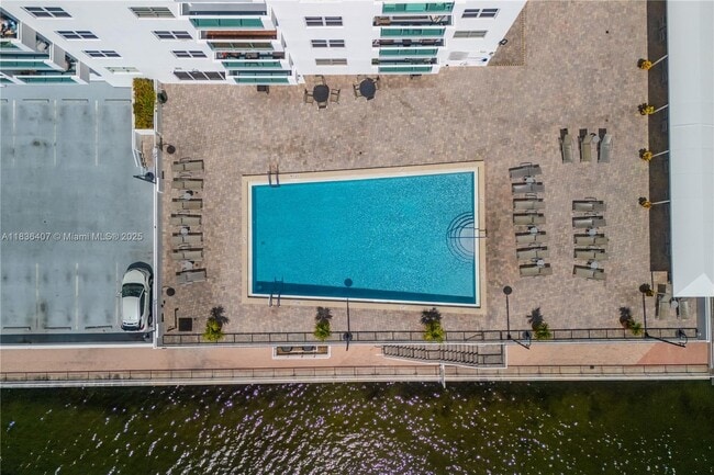 Building Photo - 3000 S Ocean Dr