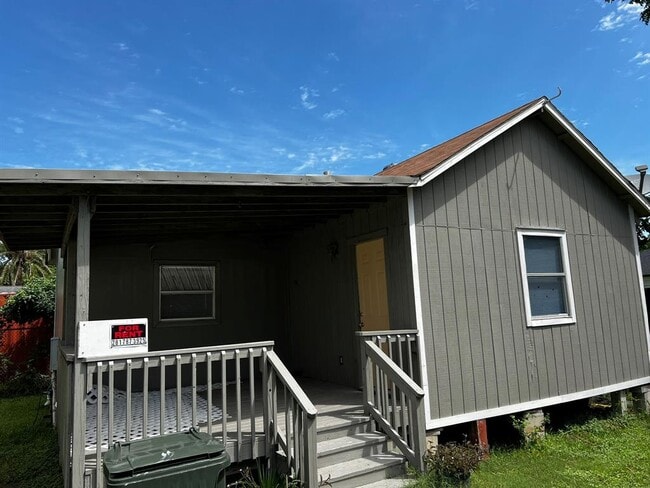 Primary Photo - 4817 12th Unit A St